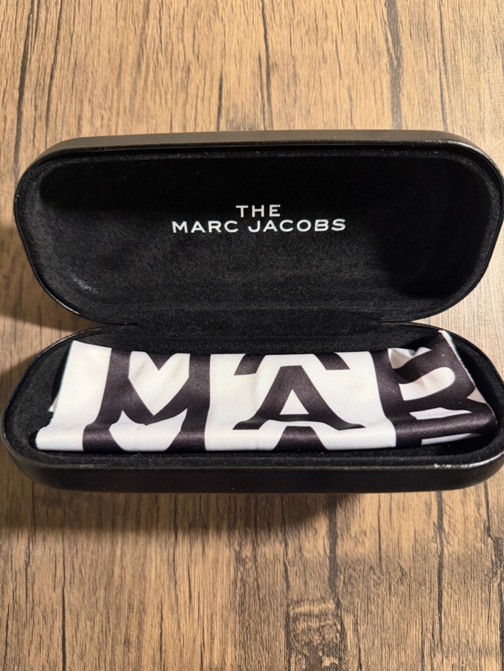 Marc Jacobs Black Sunglasses Case with White Logo Cloth